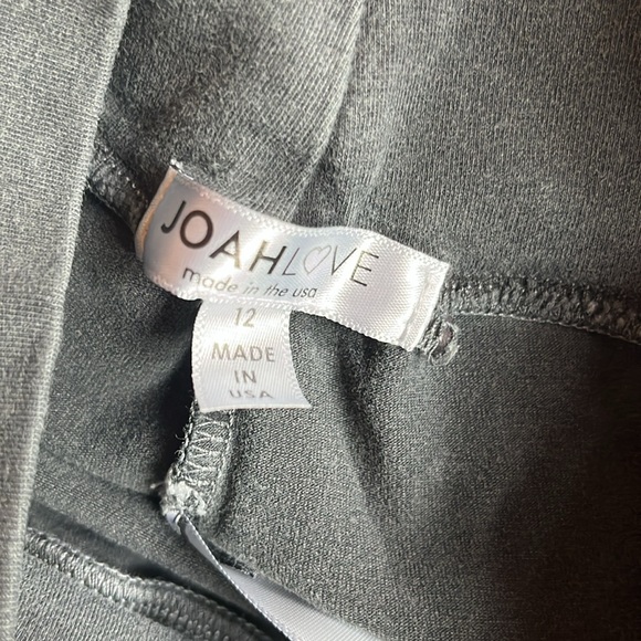 Joah Love Tie-Capri Leggings in Charcoal - Picture 4 of 5